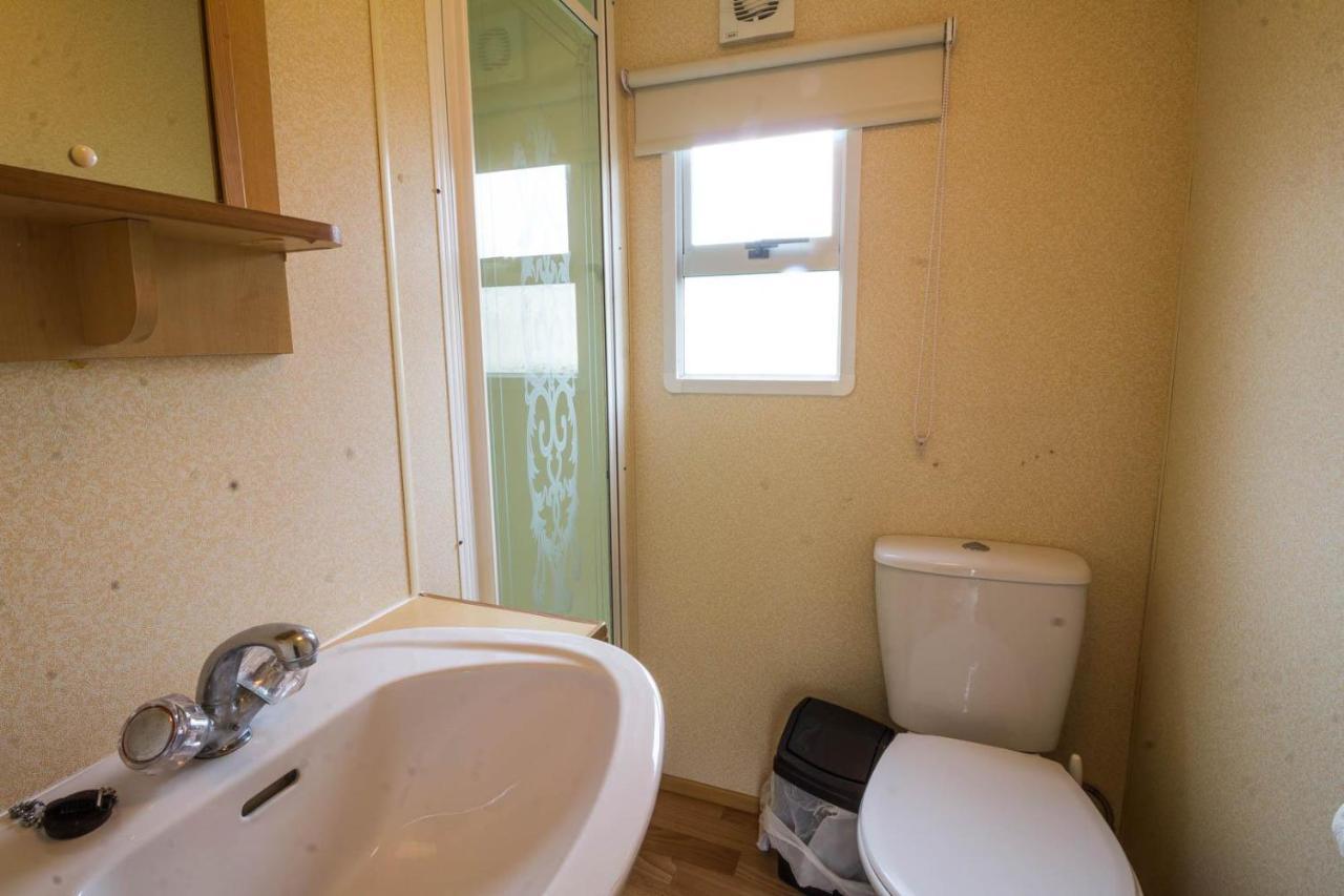 6 Berth Caravan For Hire At Manor Park Holiday Park In Norfolk Ref 23025T Hunstanton Εξωτερικό φωτογραφία