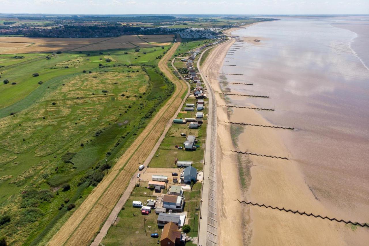 6 Berth Caravan For Hire At Manor Park Holiday Park In Norfolk Ref 23025T Hunstanton Εξωτερικό φωτογραφία